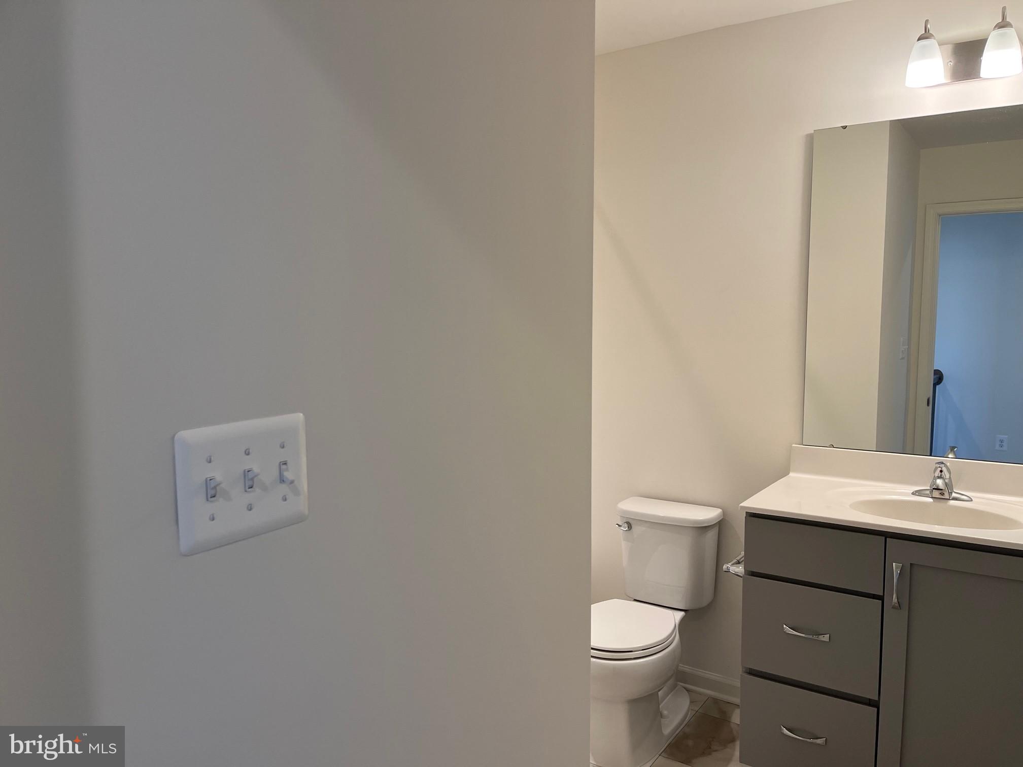 OVERLOOK AT RIVERSIDE TOWNHOMES - Residential