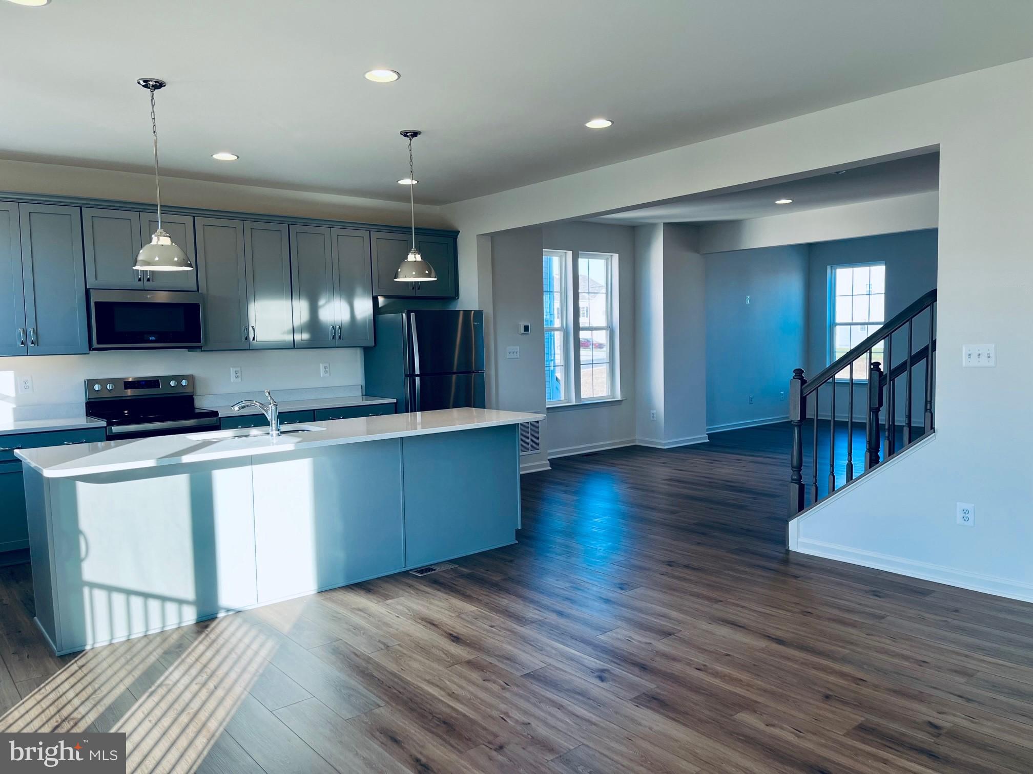 OVERLOOK AT RIVERSIDE TOWNHOMES - Residential