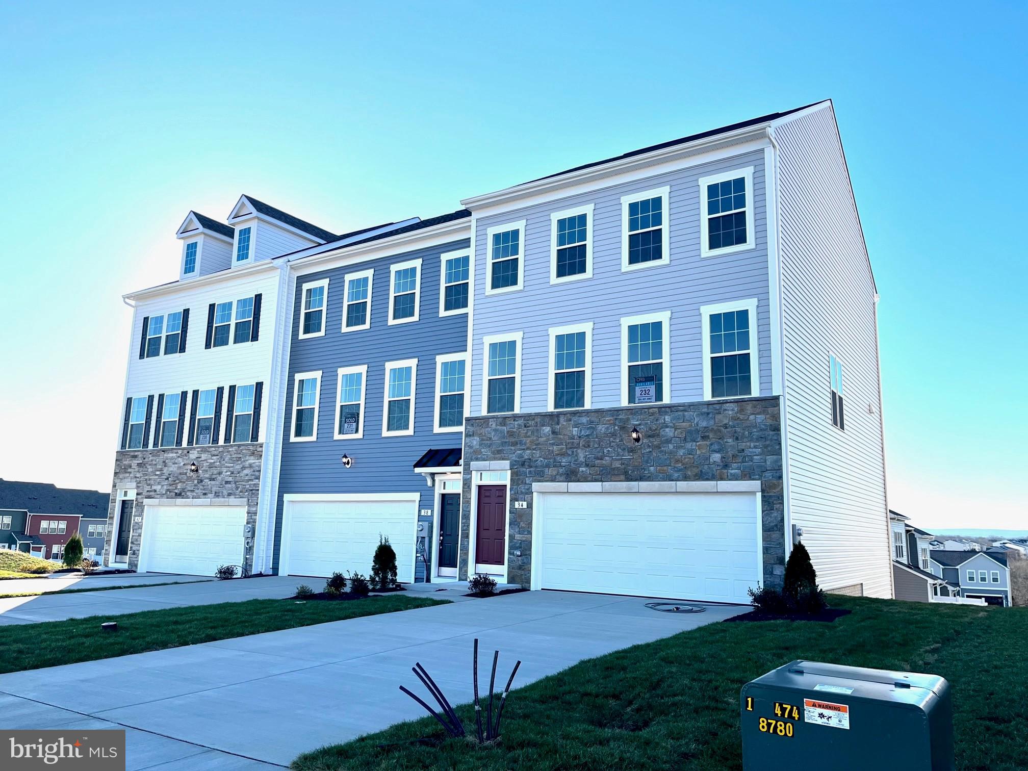 OVERLOOK AT RIVERSIDE TOWNHOMES - Residential