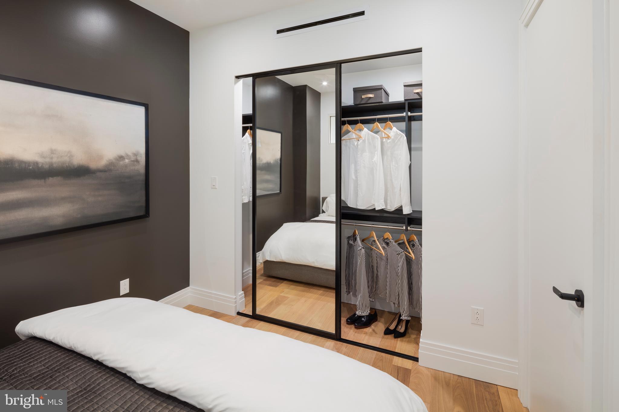 CENTER CITY - Residential Lease