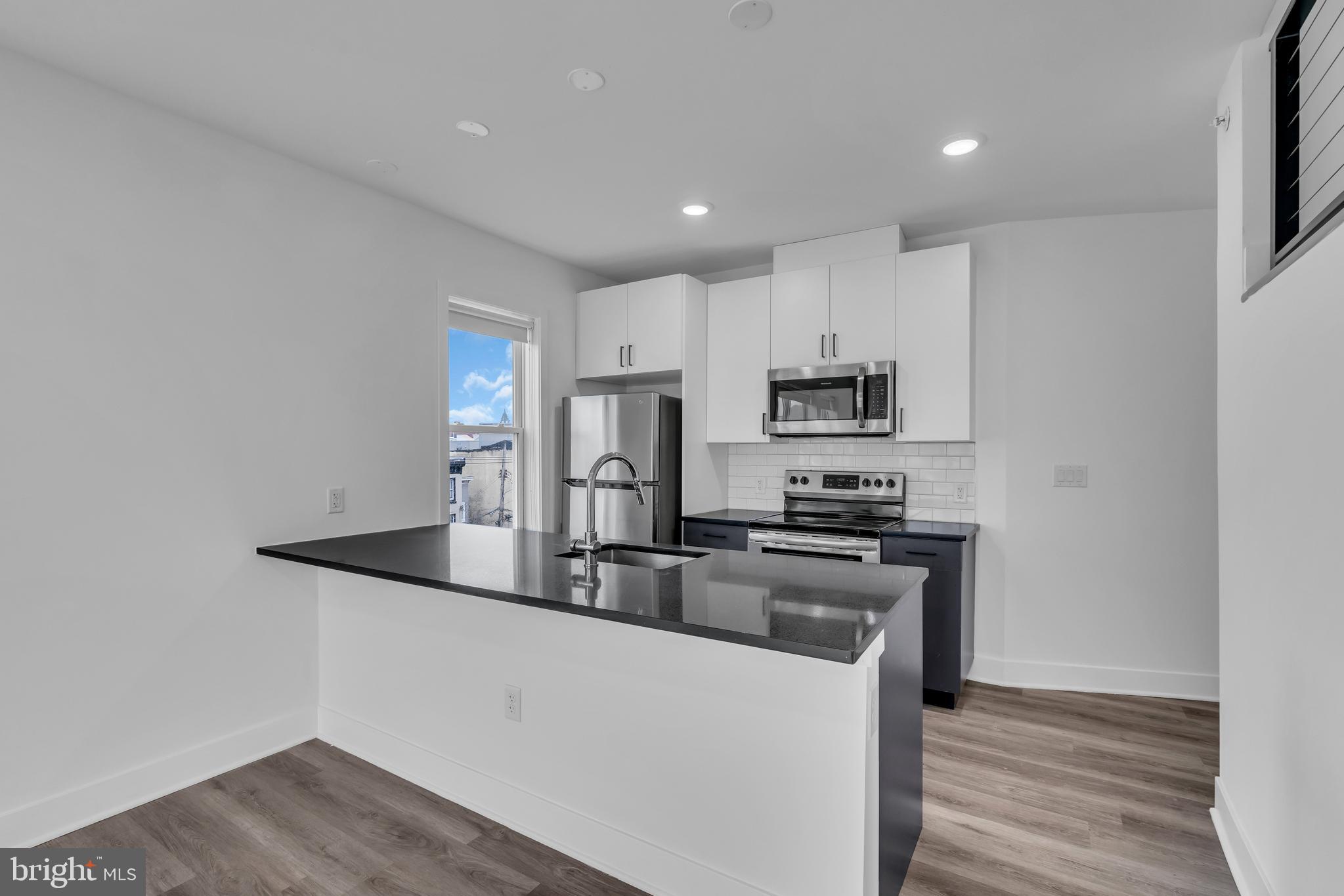 OLDE KENSINGTON - Residential Lease