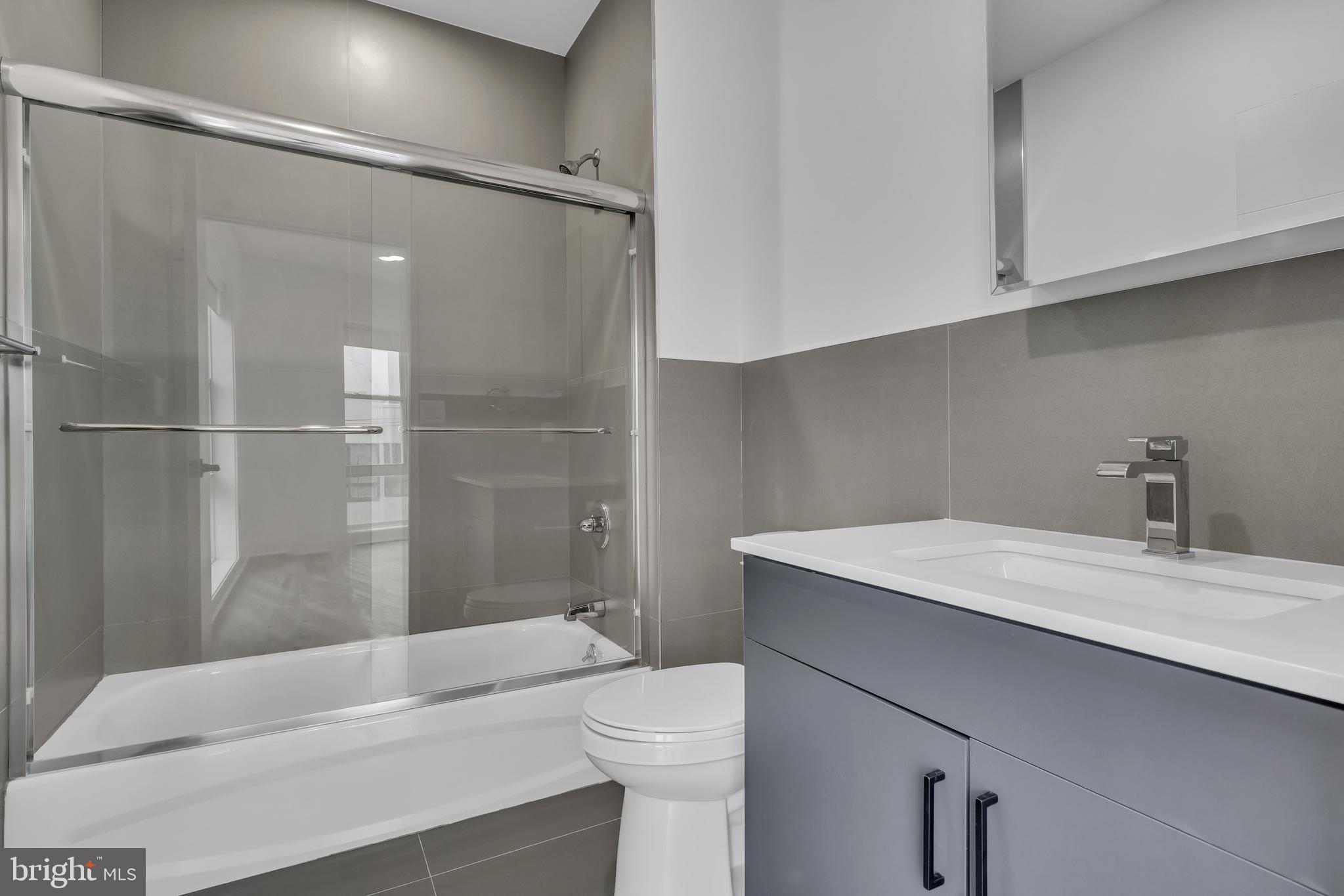 OLDE KENSINGTON - Residential Lease