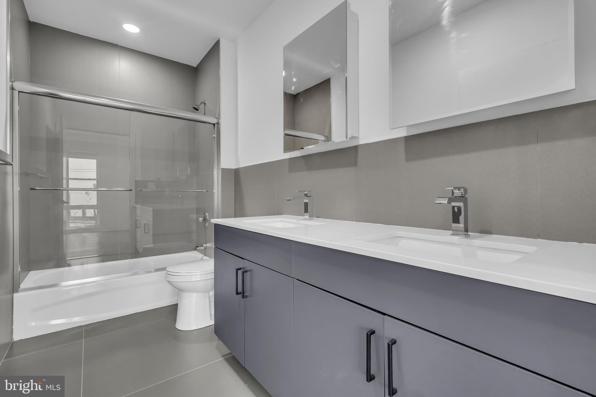 OLDE KENSINGTON - Residential Lease