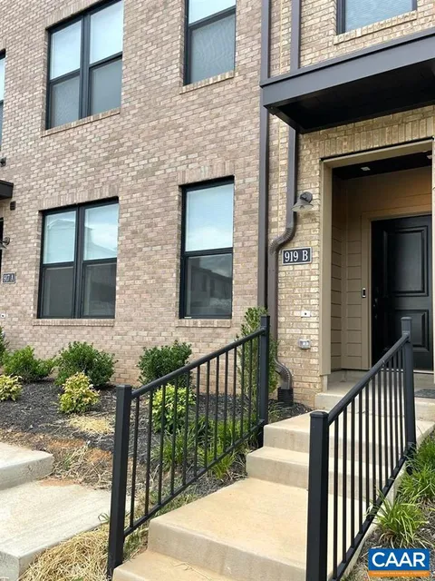 919 Salamander St Unit B, Charlottesville, VA MLS: 664525