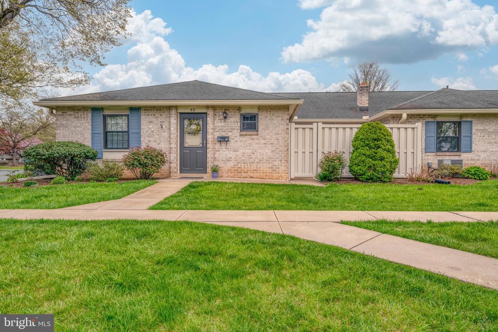 Photo of 40 Valleybrook Drive, Lancaster, PA 17601 (MLS # PALA2049900)