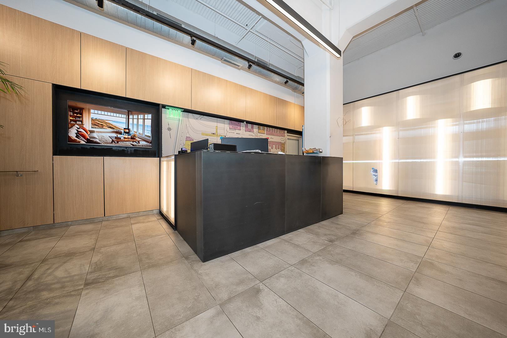 LOGAN SQUARE - Residential