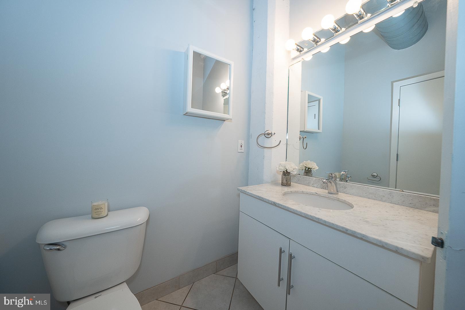 LOGAN SQUARE - Residential