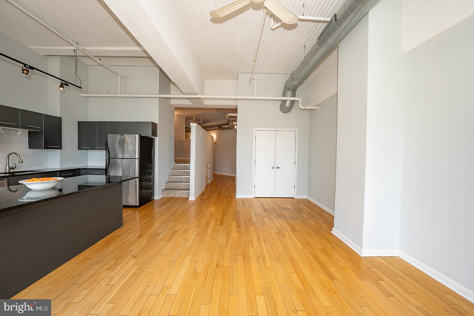 2200 ARCH STREET 28 913