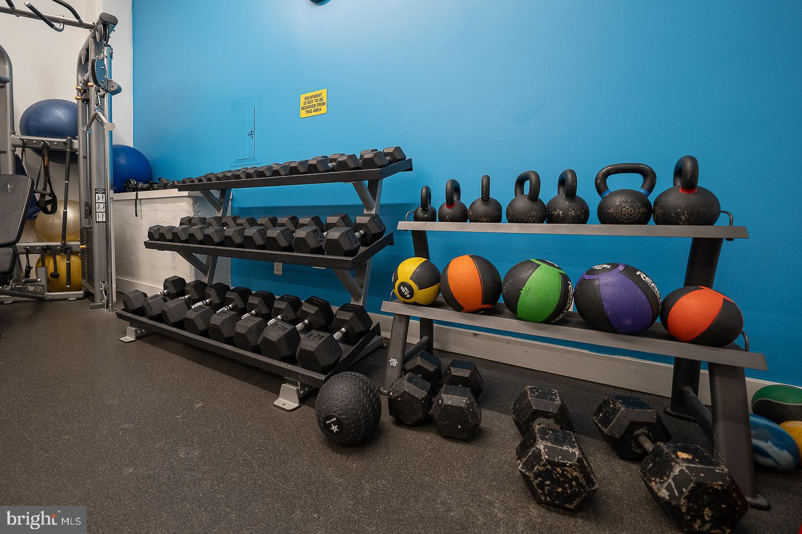 LOGAN SQUARE - Residential