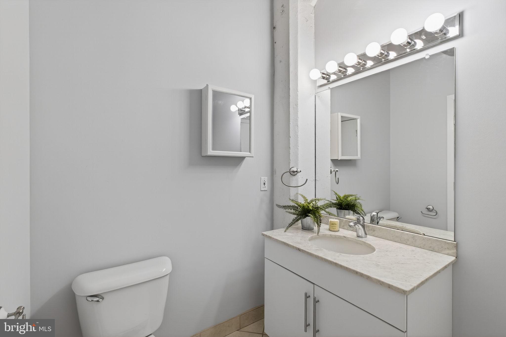 LOGAN SQUARE - Residential