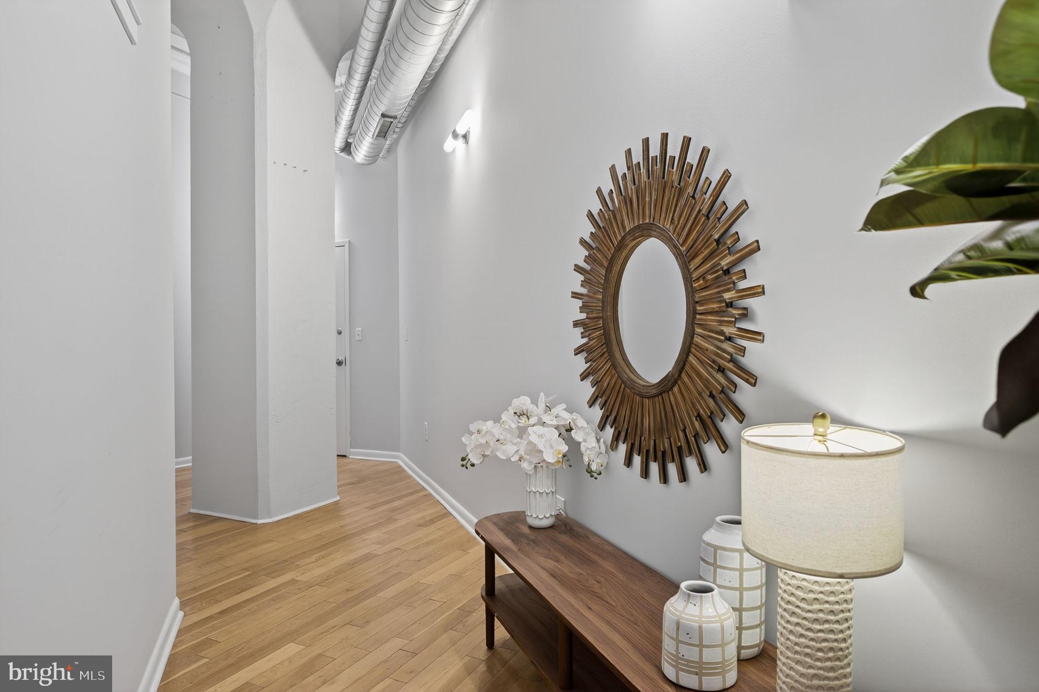 LOGAN SQUARE - Residential