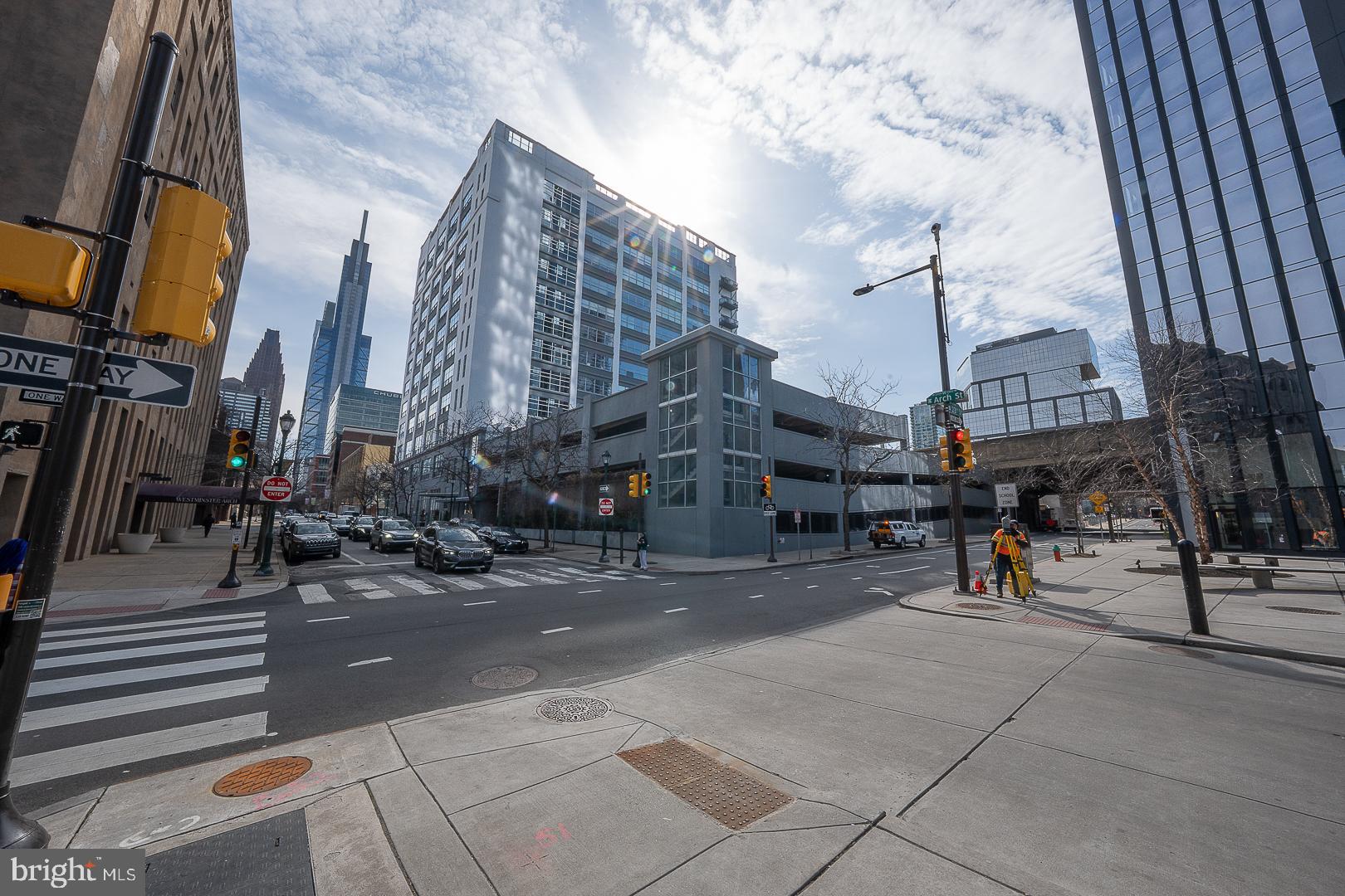 LOGAN SQUARE - Residential