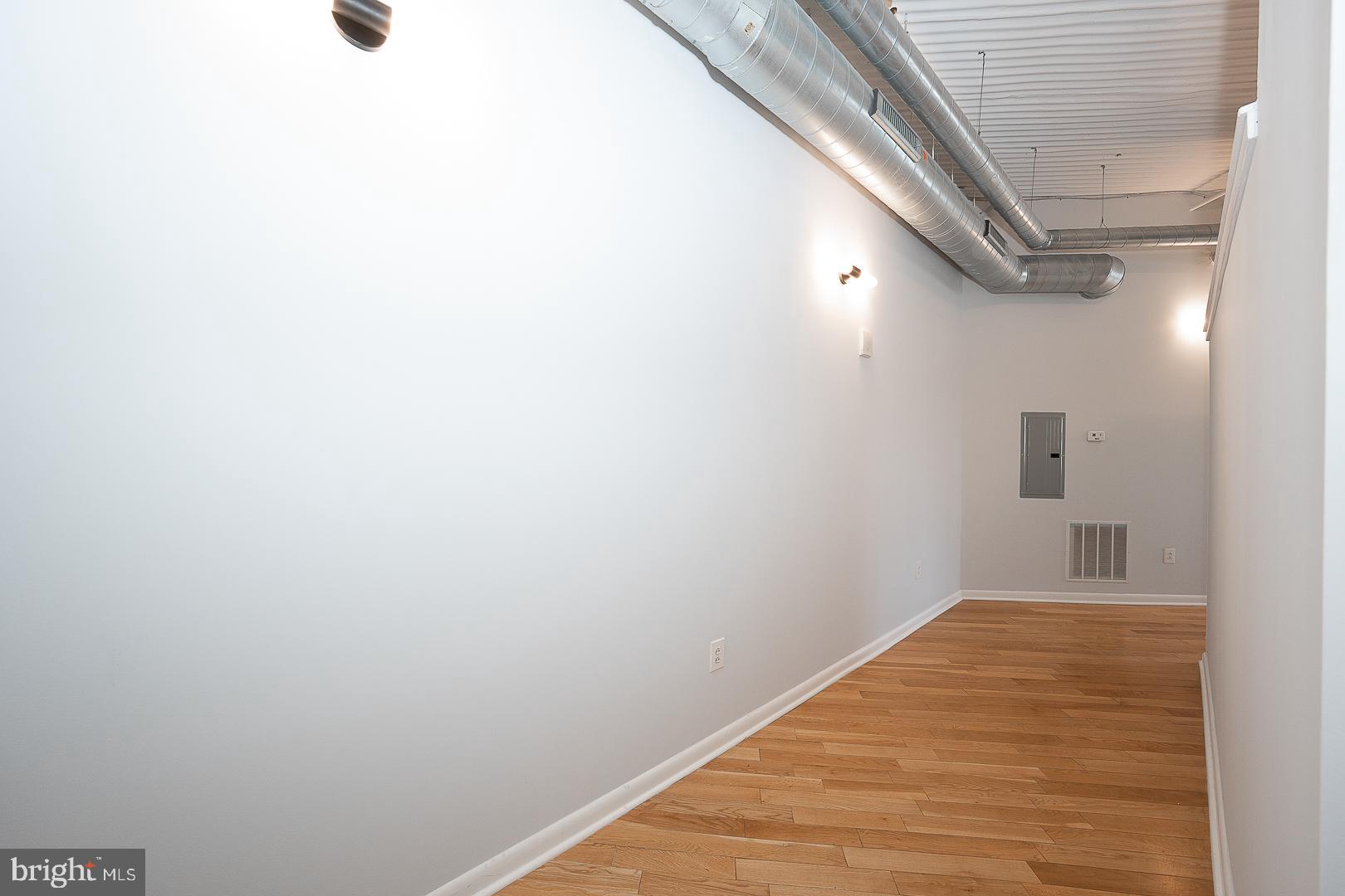 LOGAN SQUARE - Residential