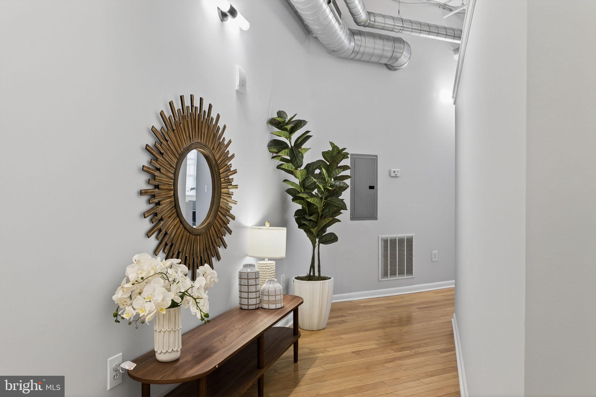 LOGAN SQUARE - Residential