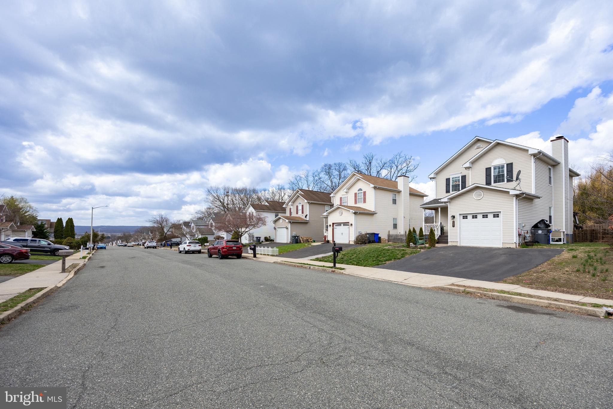 UPLAND VIL - Residential