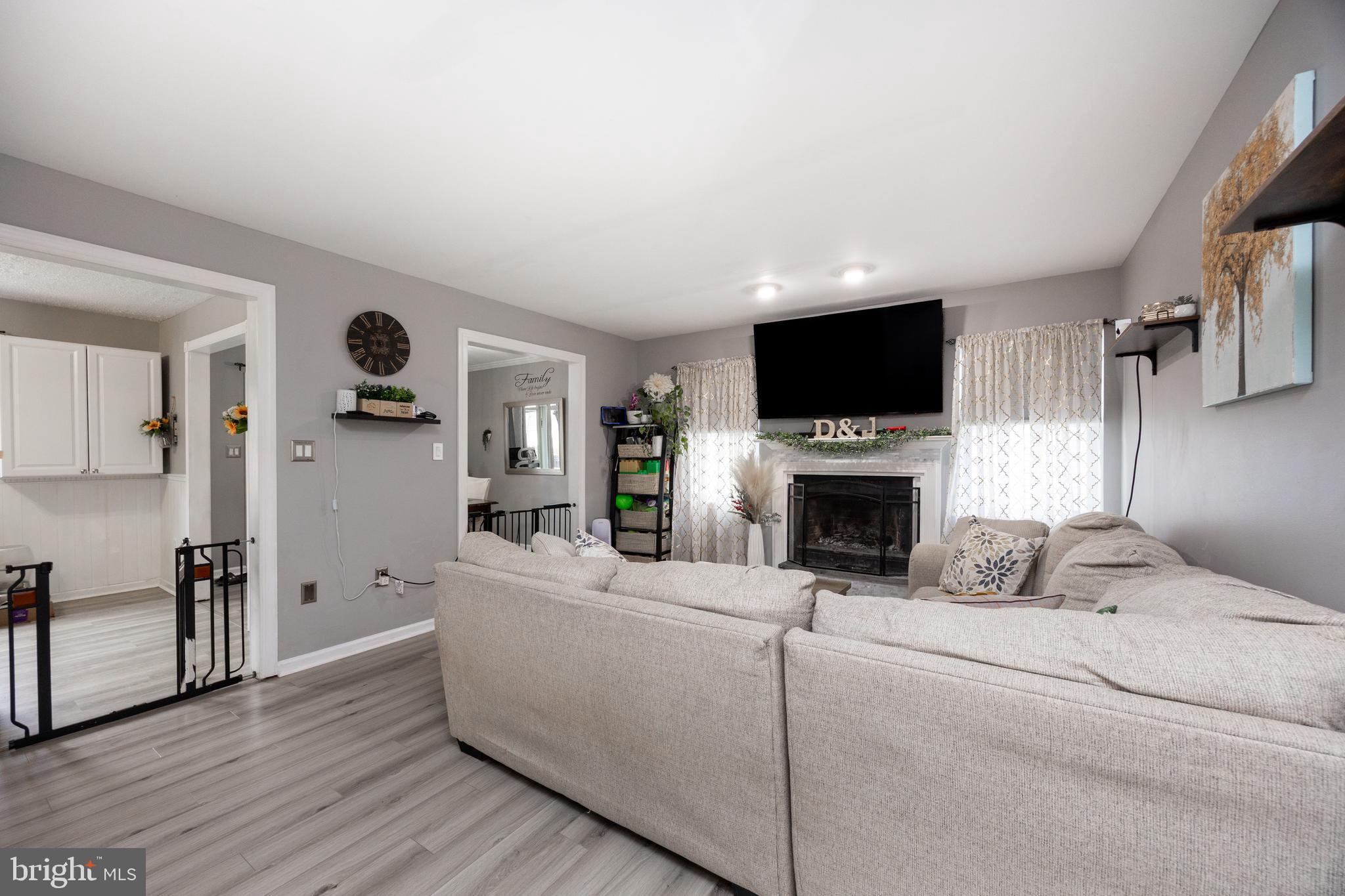 UPLAND VIL - Residential