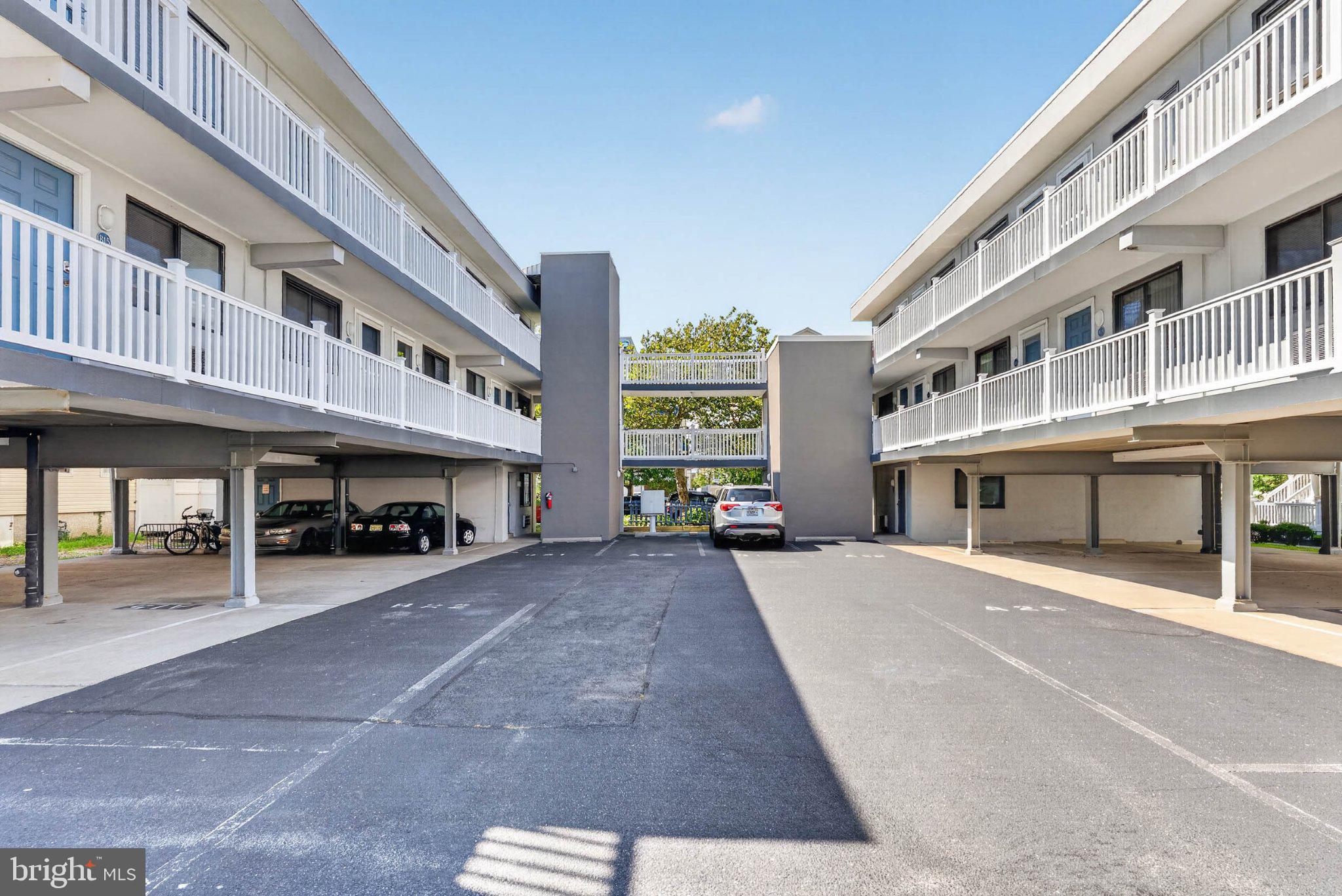 921 921 WESLEY AVE UNIT B25 AVENUE G1