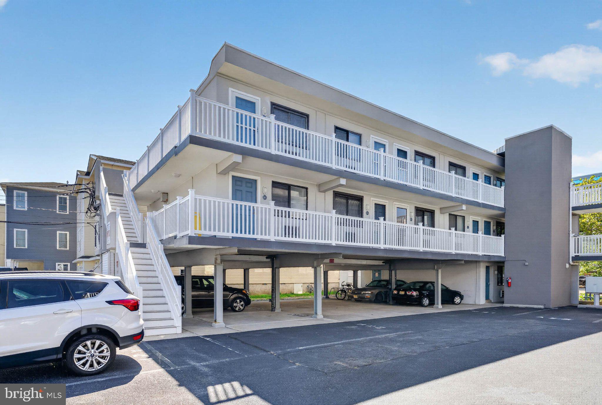 921 921 WESLEY AVE UNIT B25 AVENUE G1