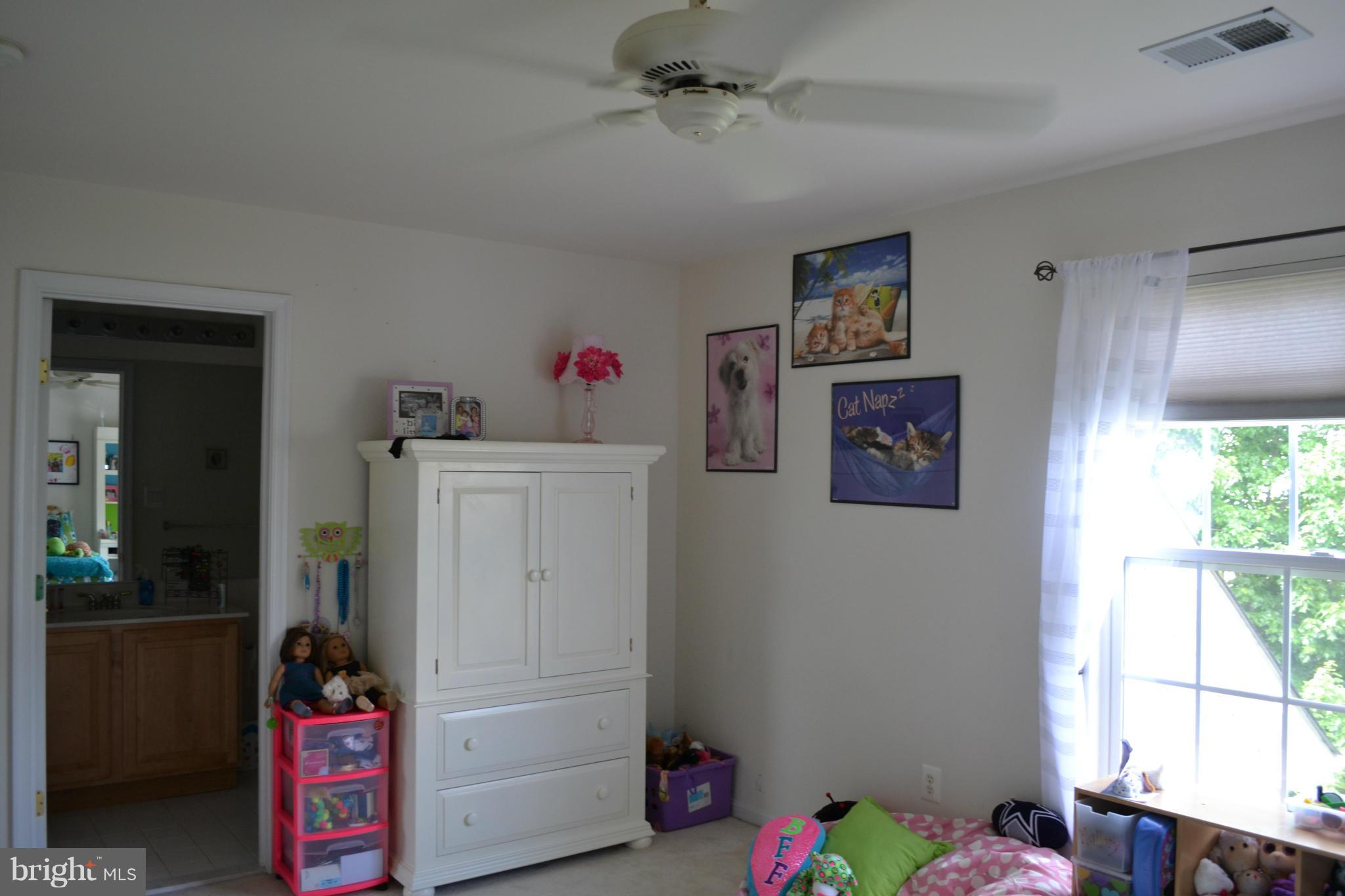 ALEXANDRAS GROVE AT BELMONT - Residential