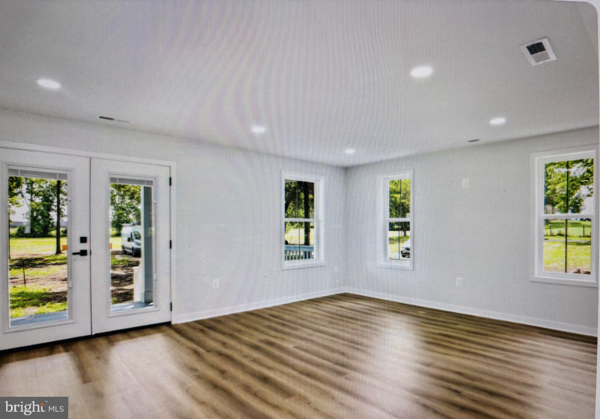 CHARLES TOWN - Residential Lease