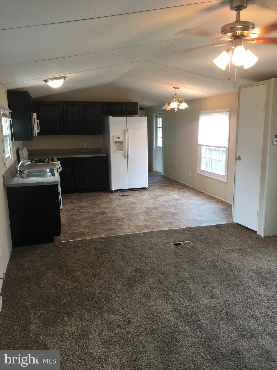 HIGHLAND MANOR - Residential Lease