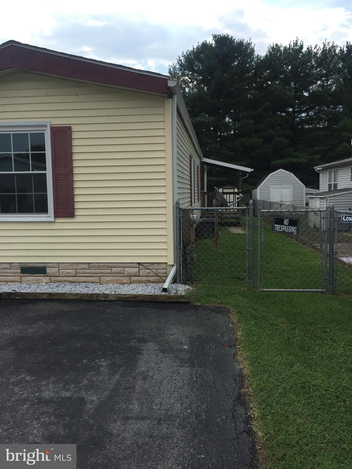 HIGHLAND MANOR - Residential Lease