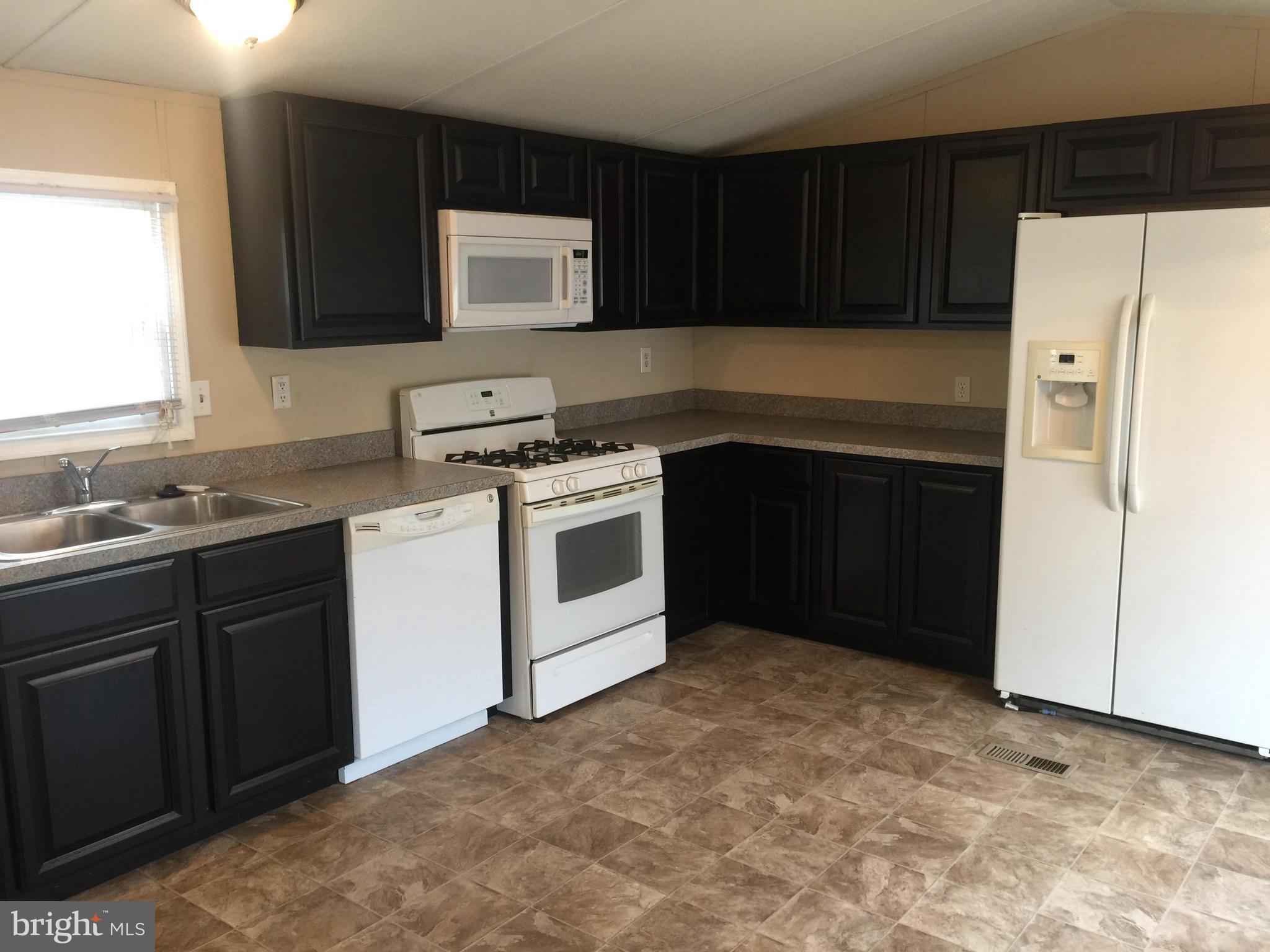 HIGHLAND MANOR - Residential Lease