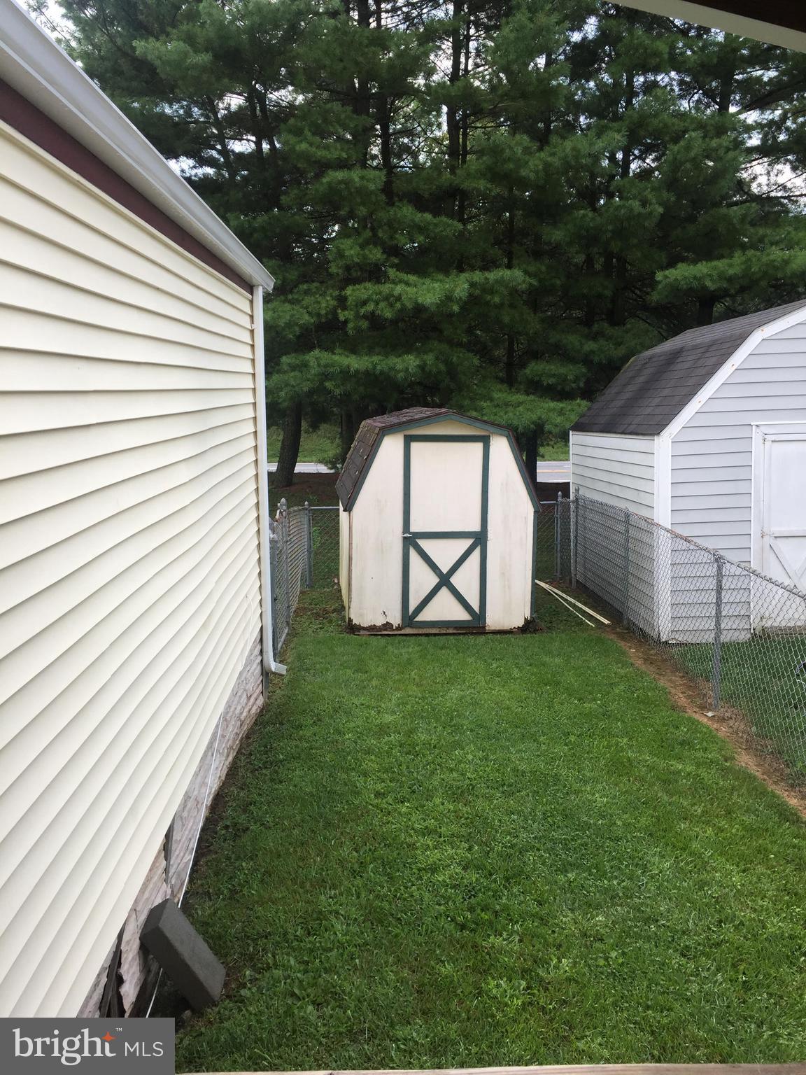 HIGHLAND MANOR - Residential Lease