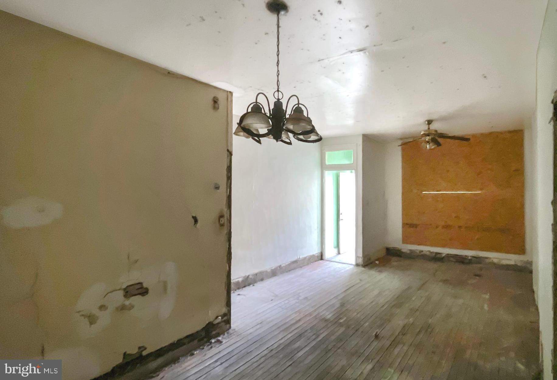 STRAWBERRY MANSION - Residential