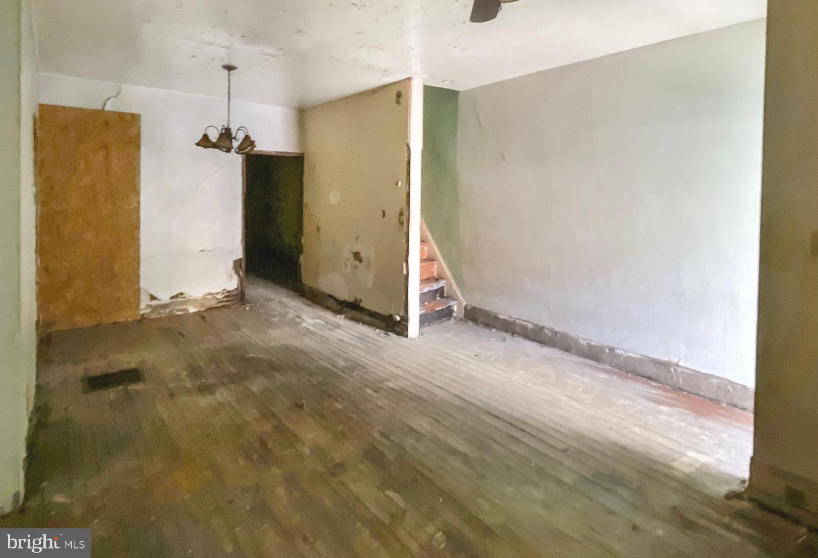 STRAWBERRY MANSION - Residential