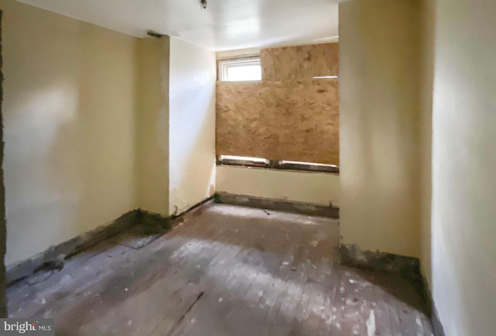 STRAWBERRY MANSION - Residential