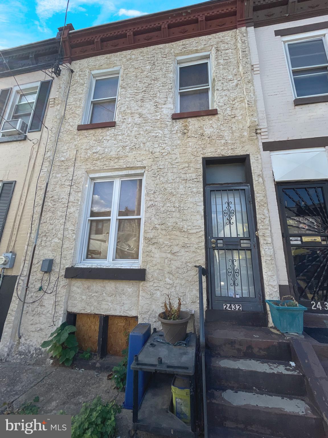 STRAWBERRY MANSION - Residential