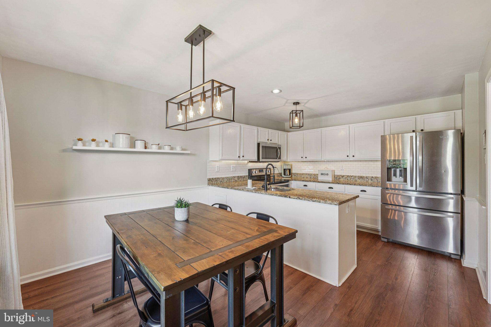814 AMBER LANE