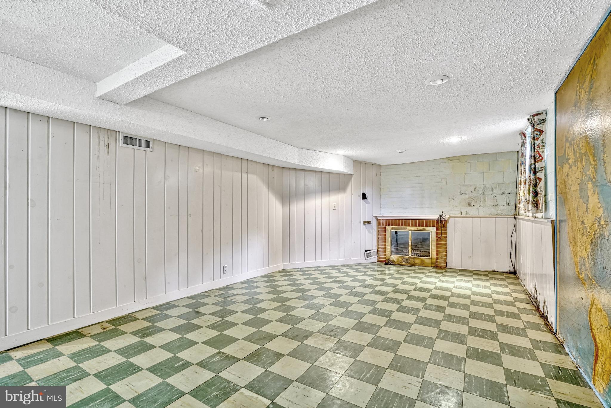 MONTICELLO PARK - Residential