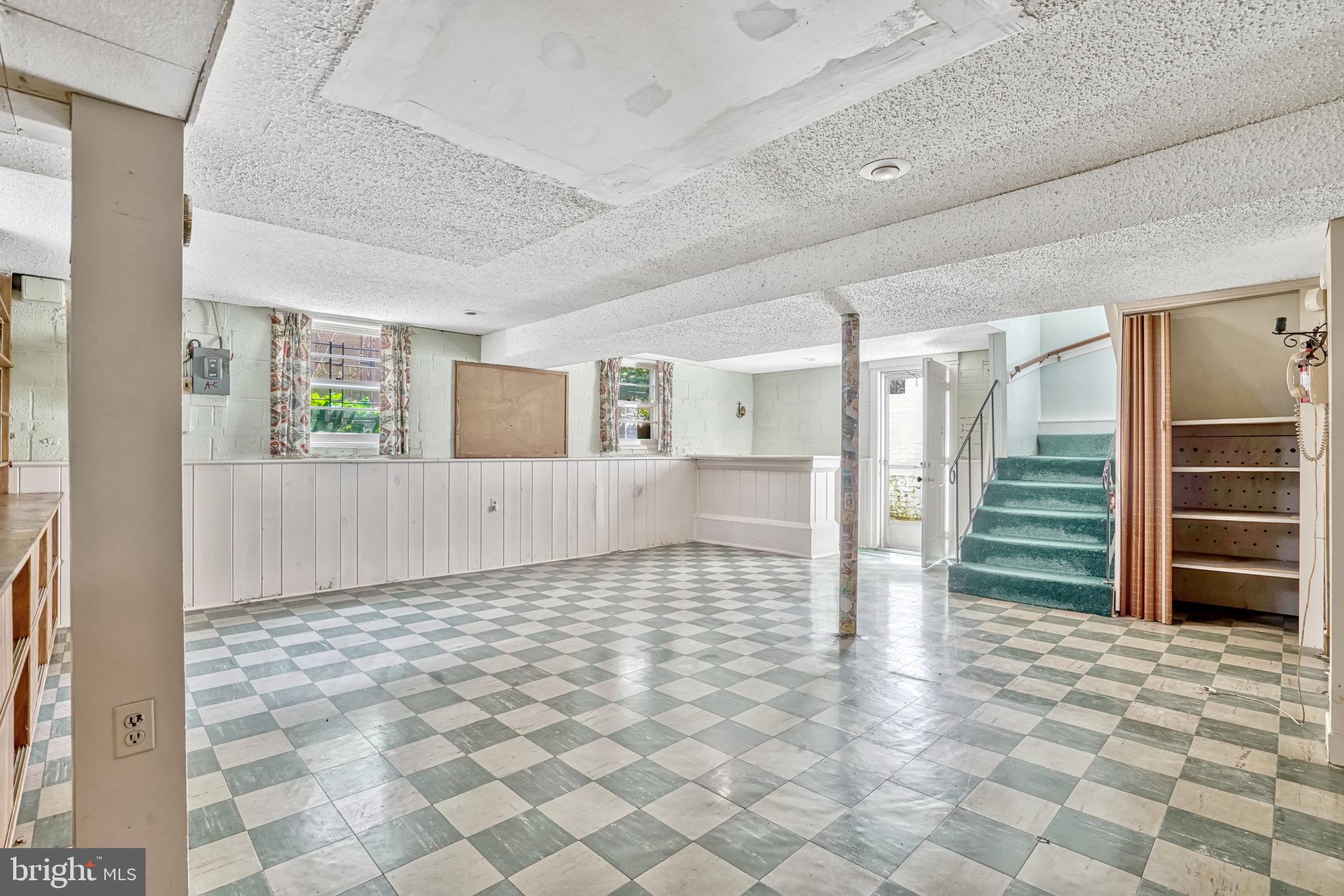 MONTICELLO PARK - Residential