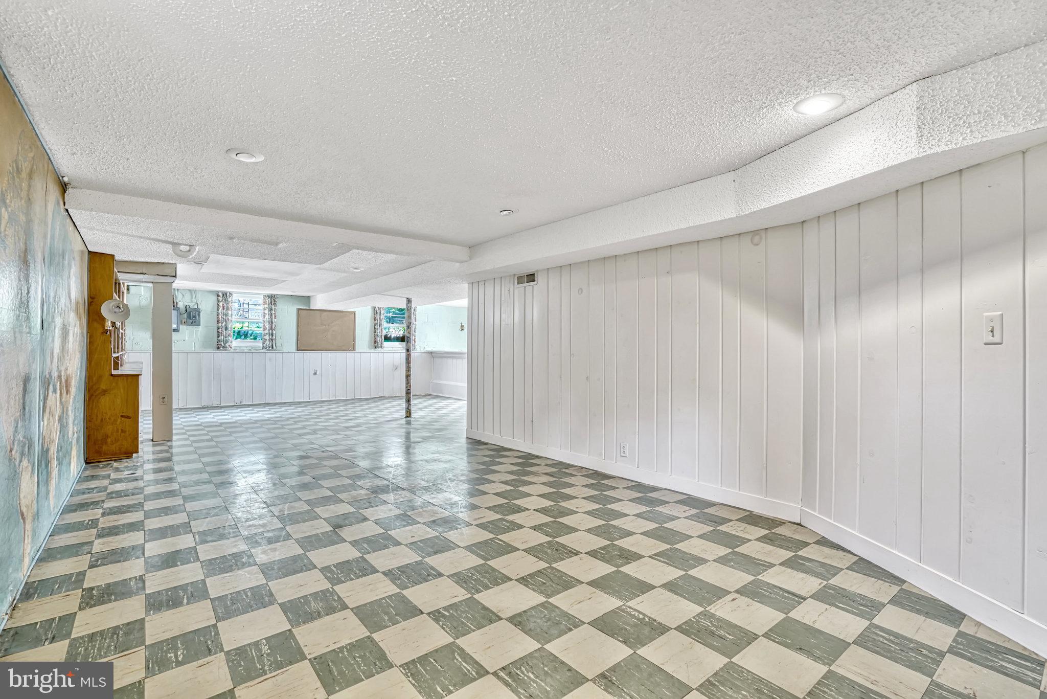 MONTICELLO PARK - Residential