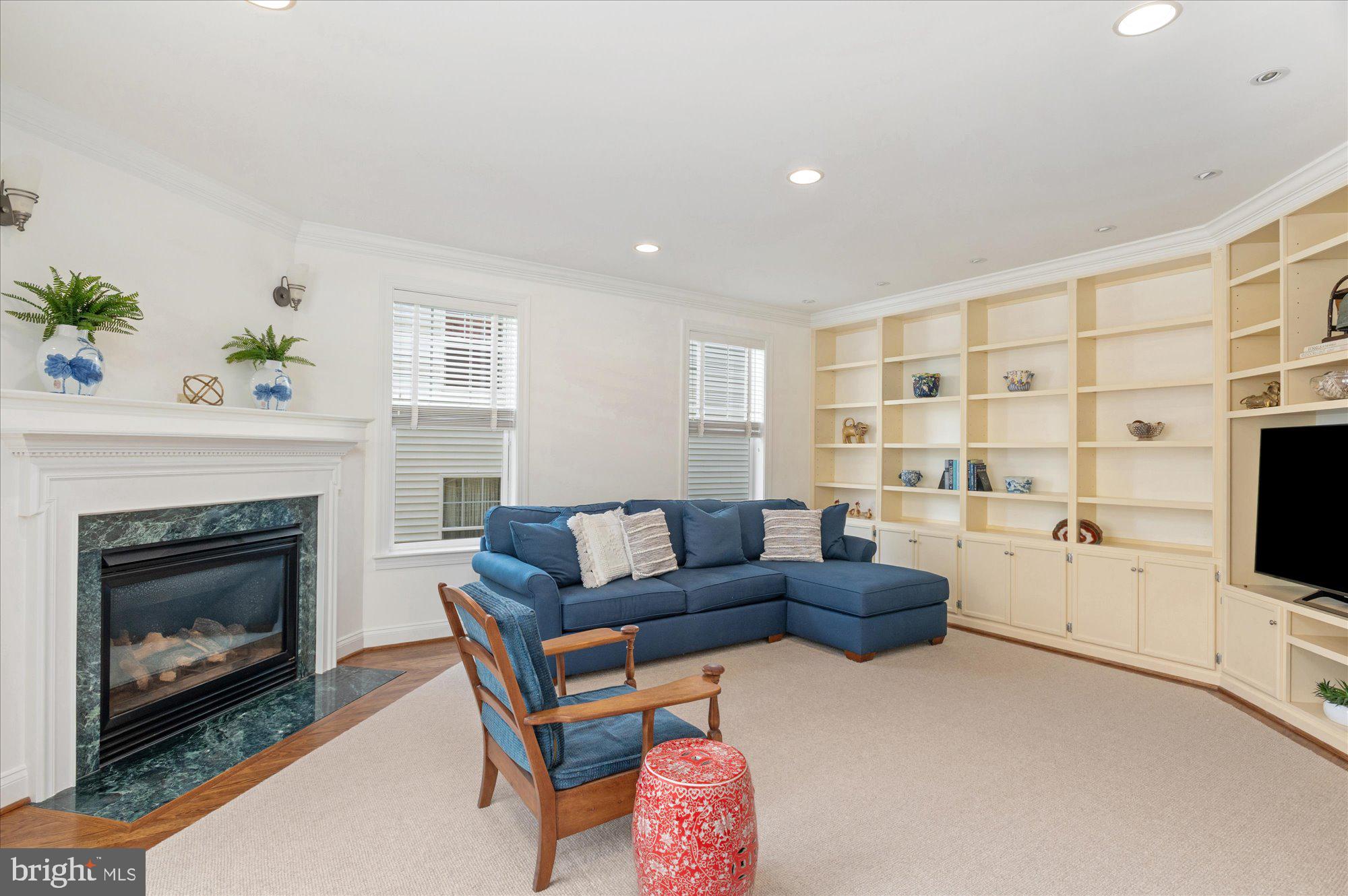 NORTH KENSINGTON - Residential