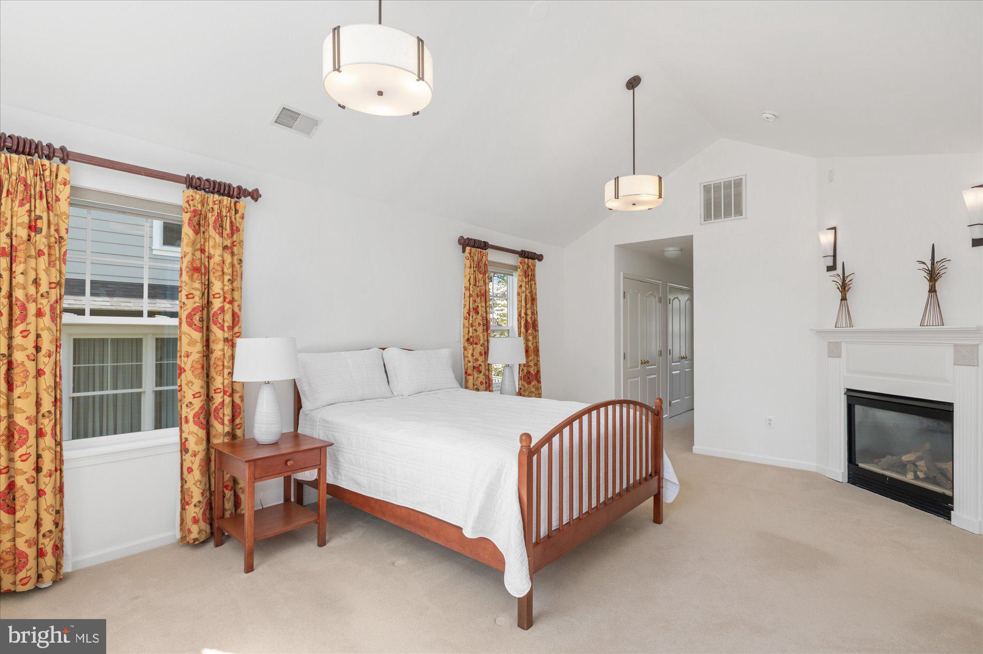 NORTH KENSINGTON - Residential