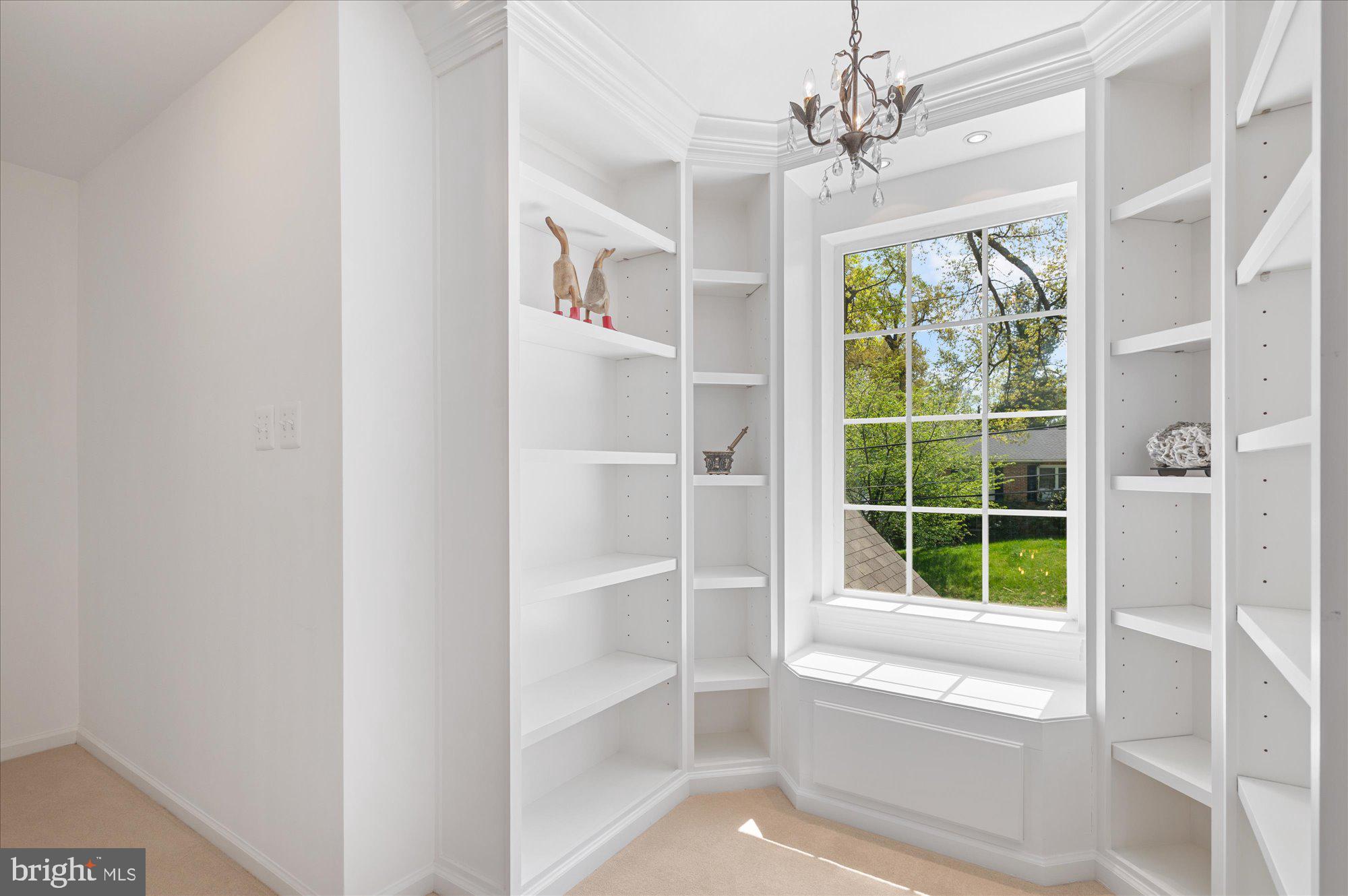 NORTH KENSINGTON - Residential