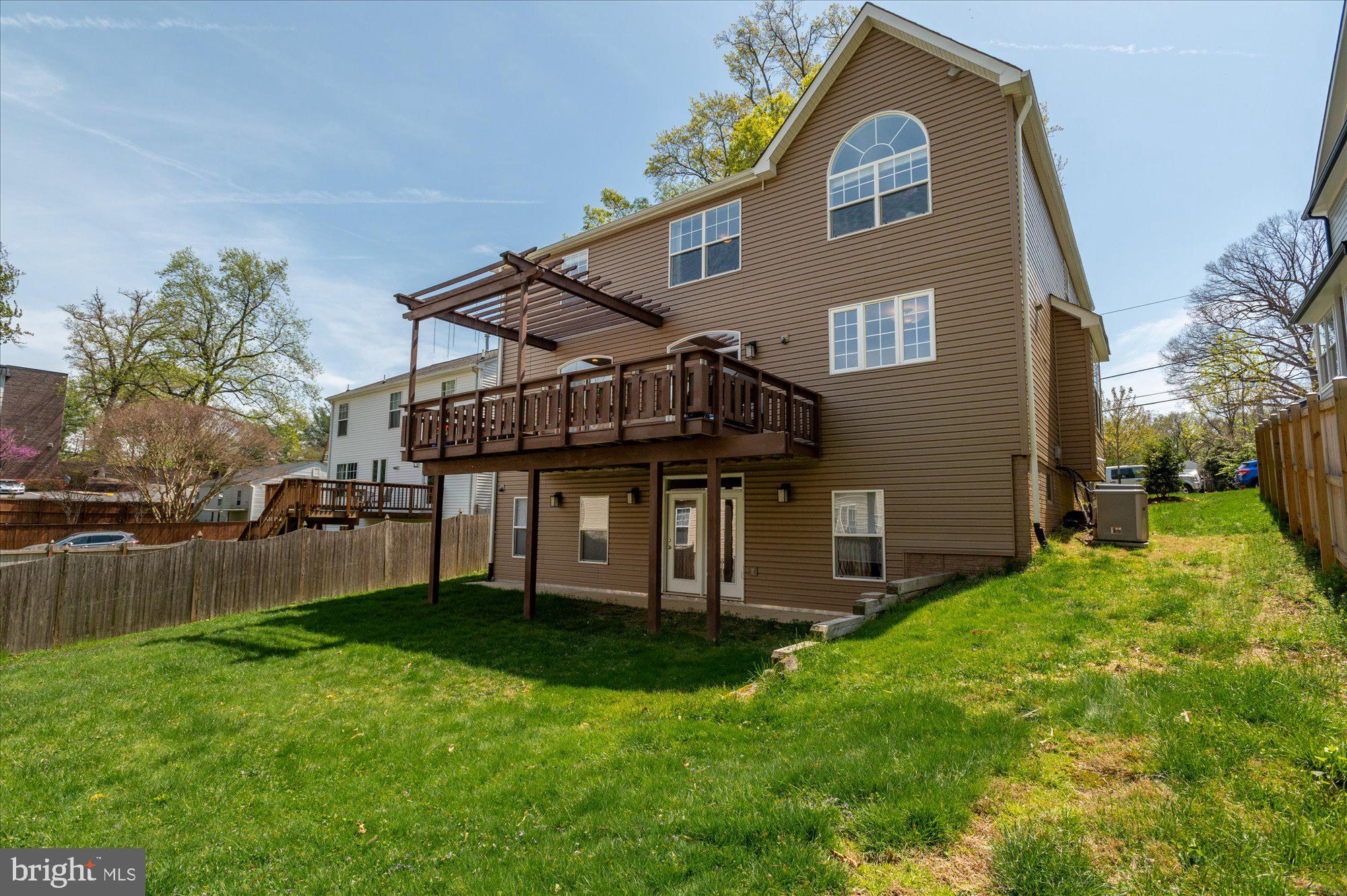 NORTH KENSINGTON - Residential