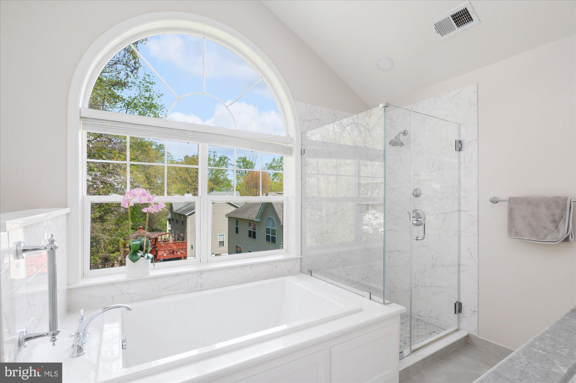 NORTH KENSINGTON - Residential