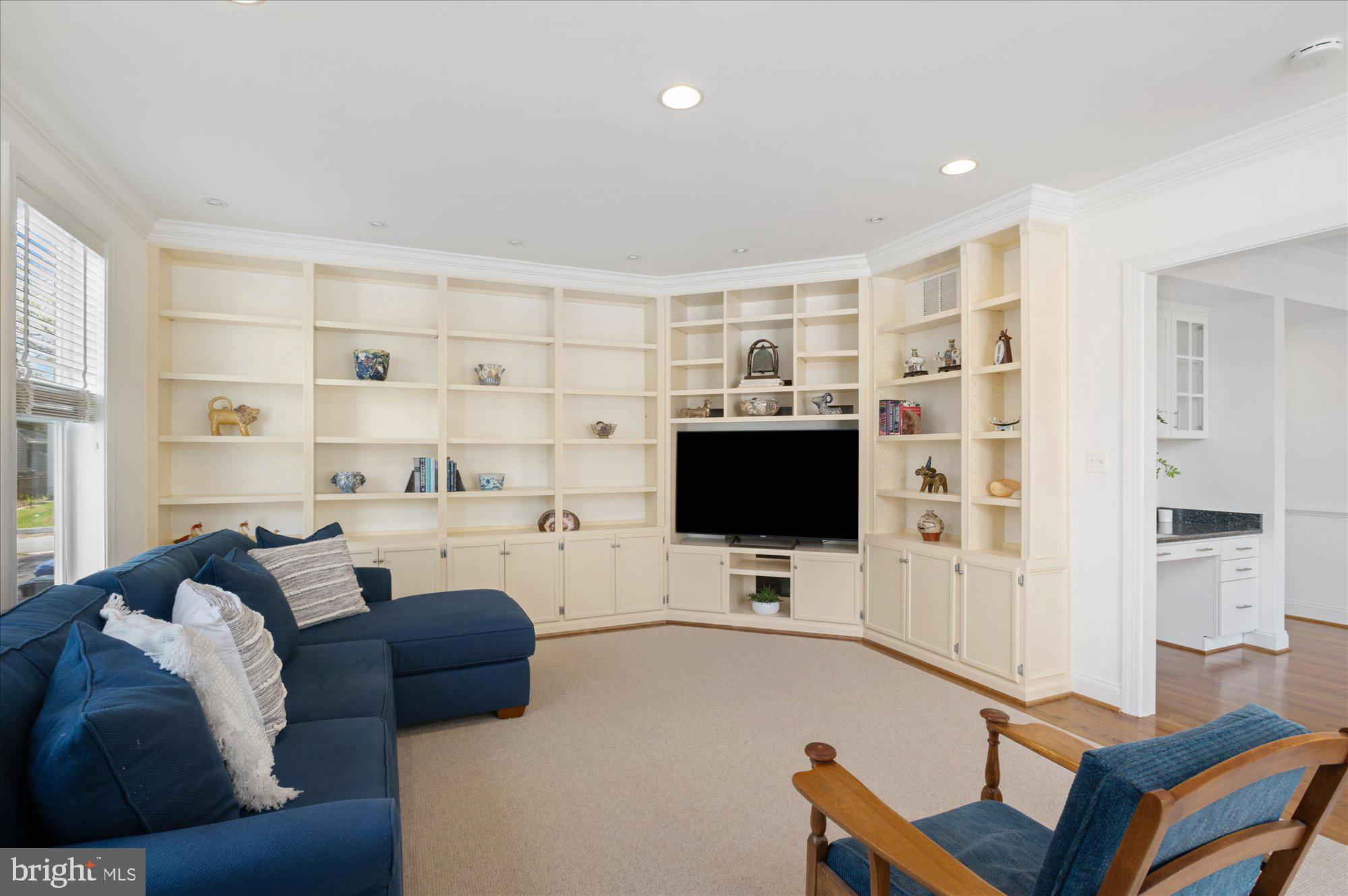 NORTH KENSINGTON - Residential