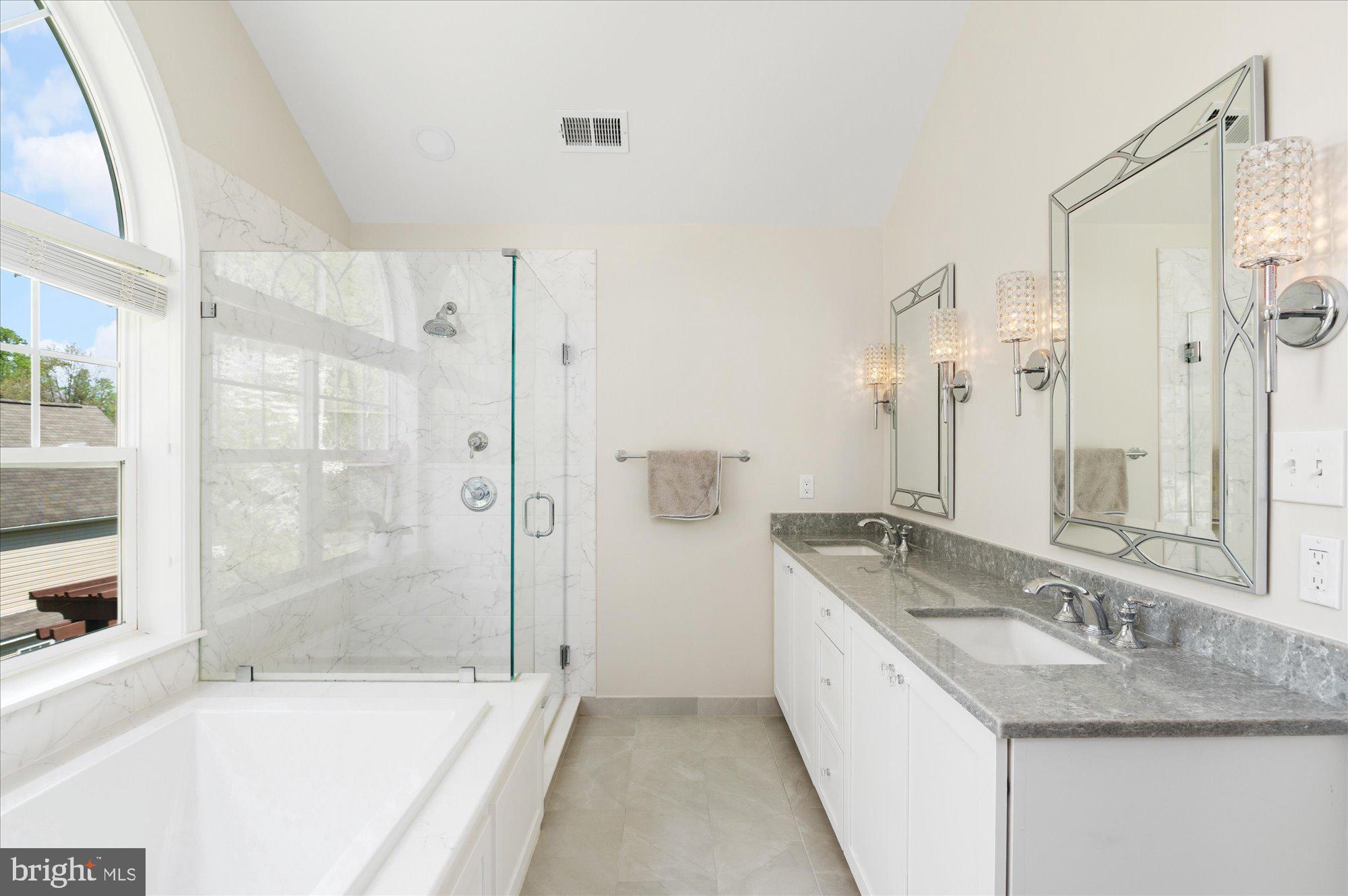 NORTH KENSINGTON - Residential