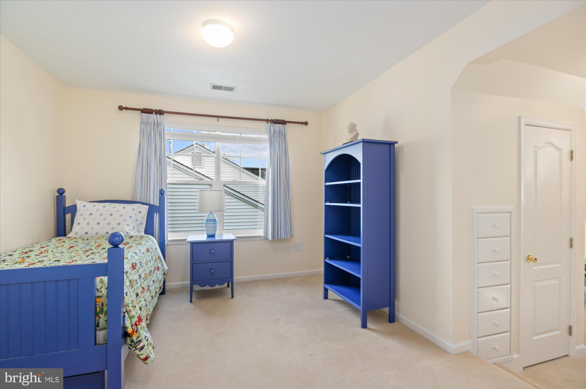 NORTH KENSINGTON - Residential