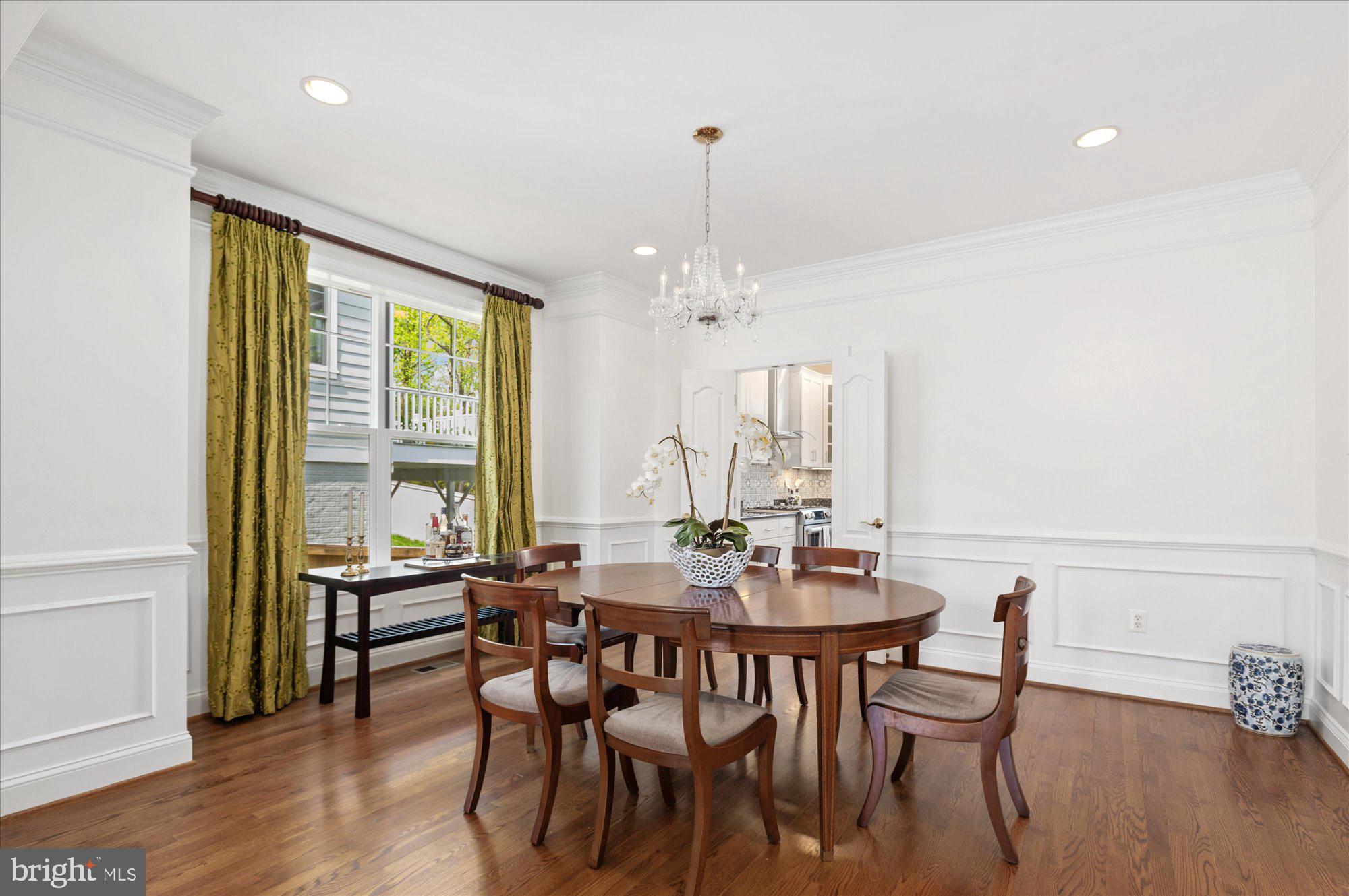 NORTH KENSINGTON - Residential