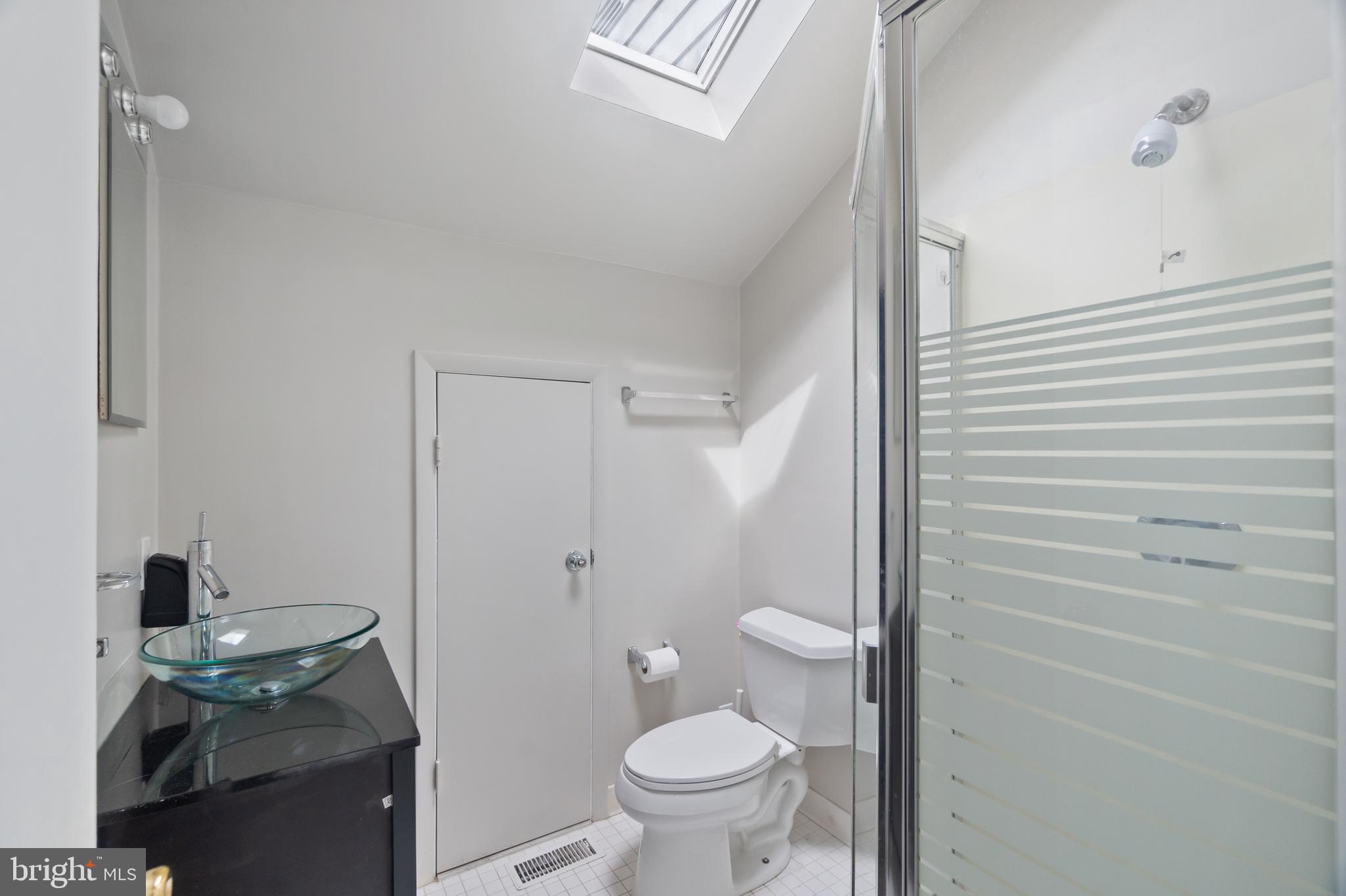 GLENFIELD MANOR - Residential Lease