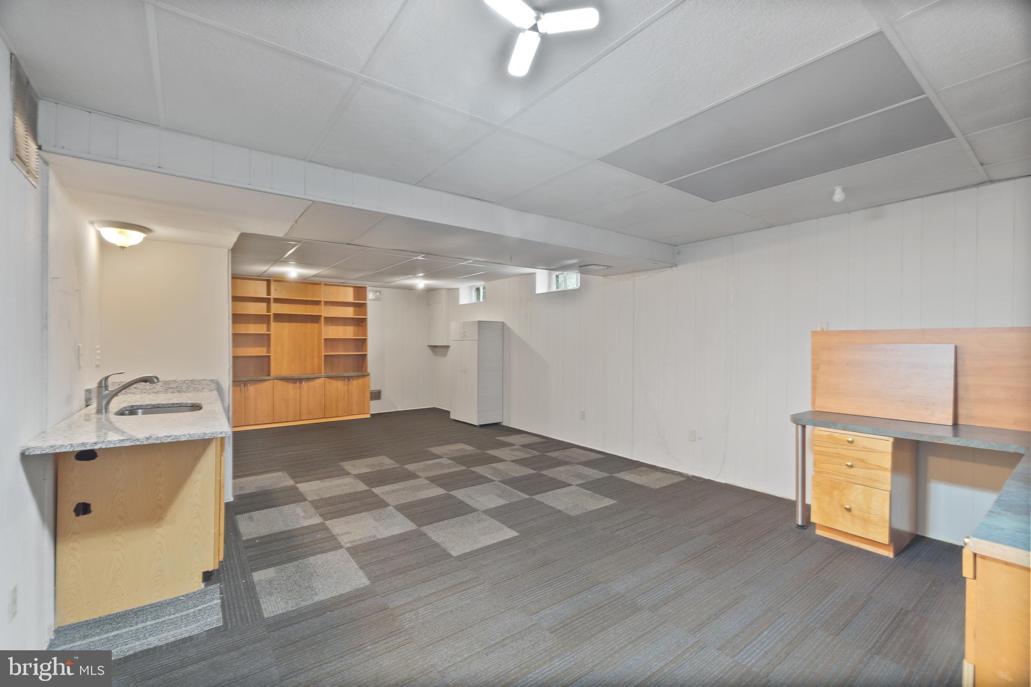 GLENFIELD MANOR - Residential Lease