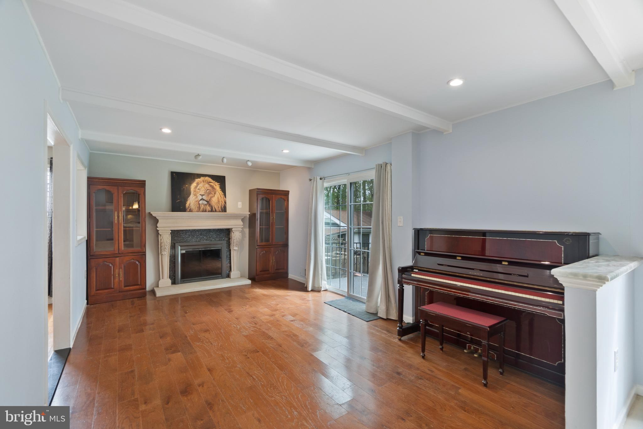 GLENFIELD MANOR - Residential Lease