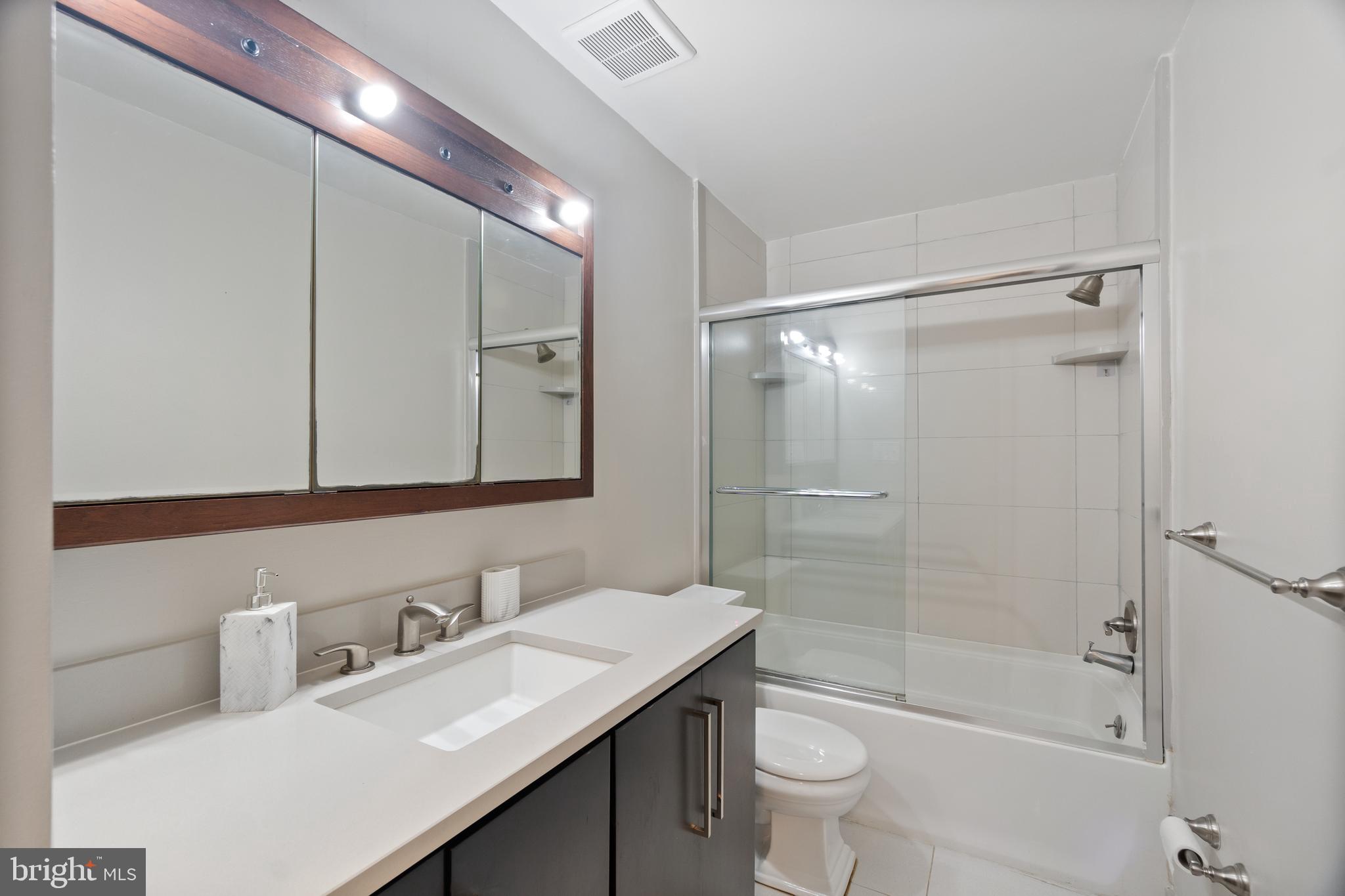 GLENFIELD MANOR - Residential Lease