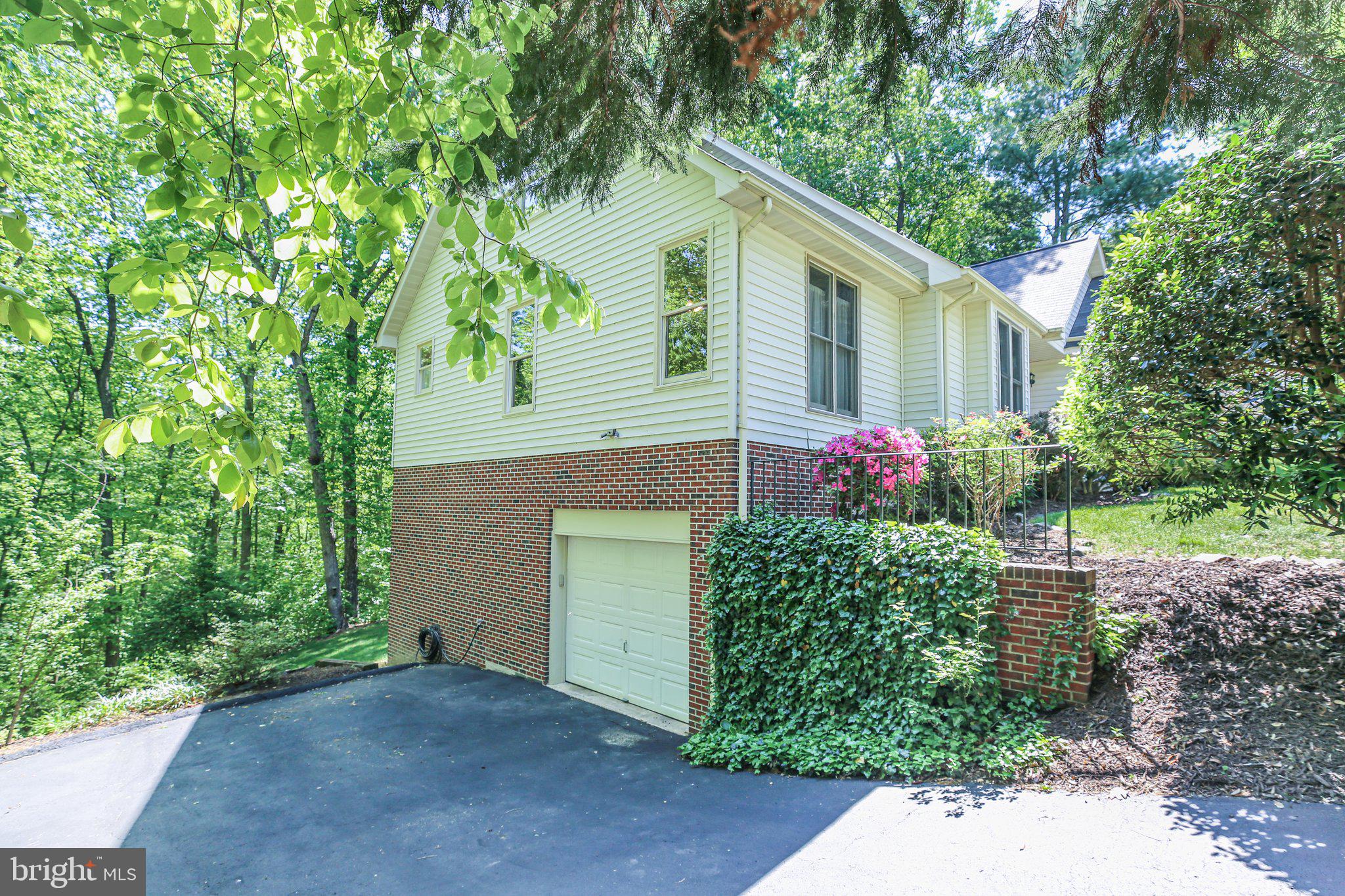 GRANDSTAFF WOODS - Residential